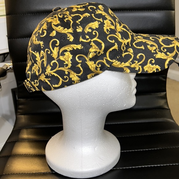 SOLD!!!VERSACE UNISEX BAROCCO BASEBALL CAP - Picture 2 of 3